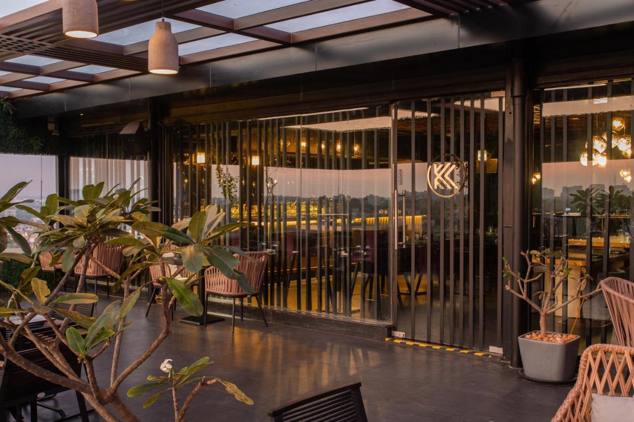 Novotel Chennai Chamiers Road Exterior foto