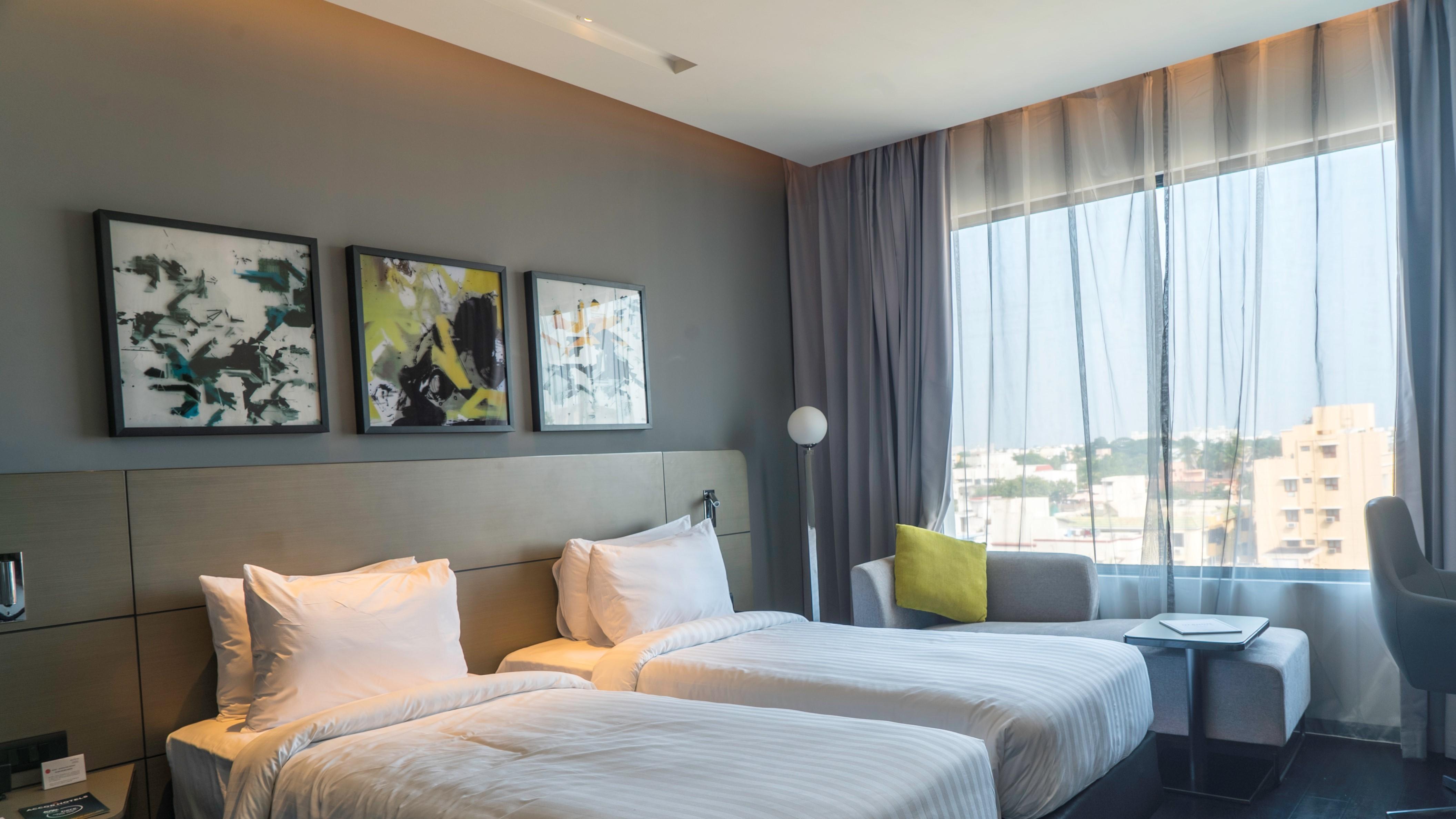Novotel Chennai Chamiers Road Exterior foto Deluxe Room
