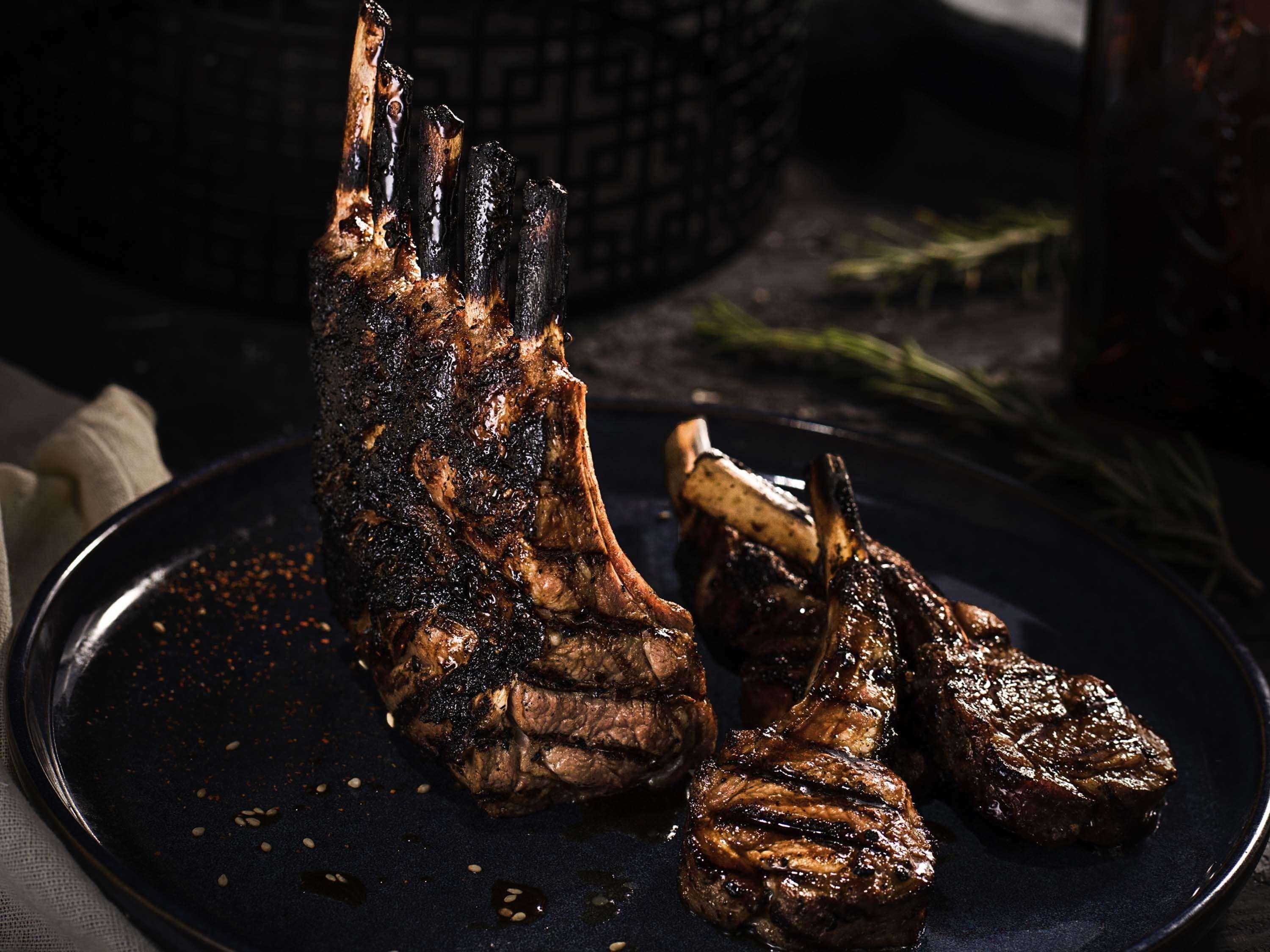 Novotel Chennai Chamiers Road Exterior foto Grilled lamb chops